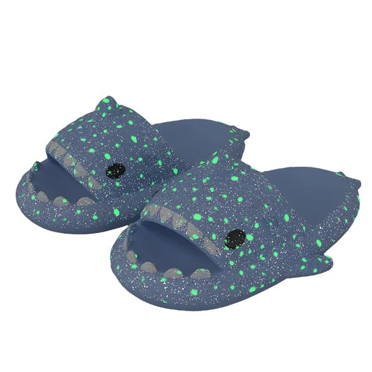 SOFTSTEP© - Sharky-Slides - Selvlysende i den mørke udgave